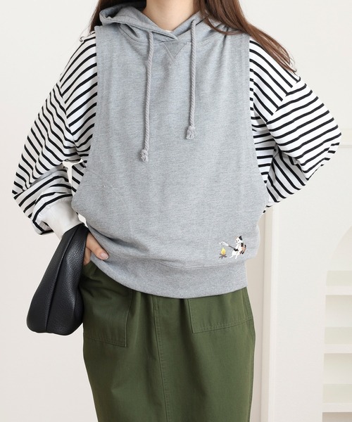 フード付きベスト たき火ネコ刺繍 - 画像 (4)