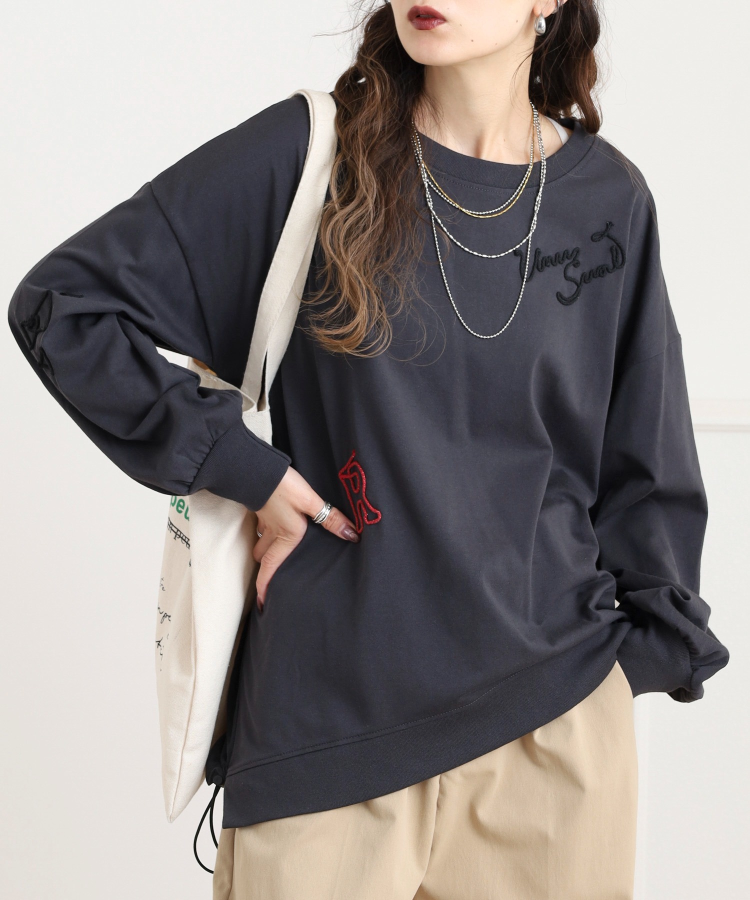 裾ドロストコード刺繍 長袖プルオーバー - 画像 (4)