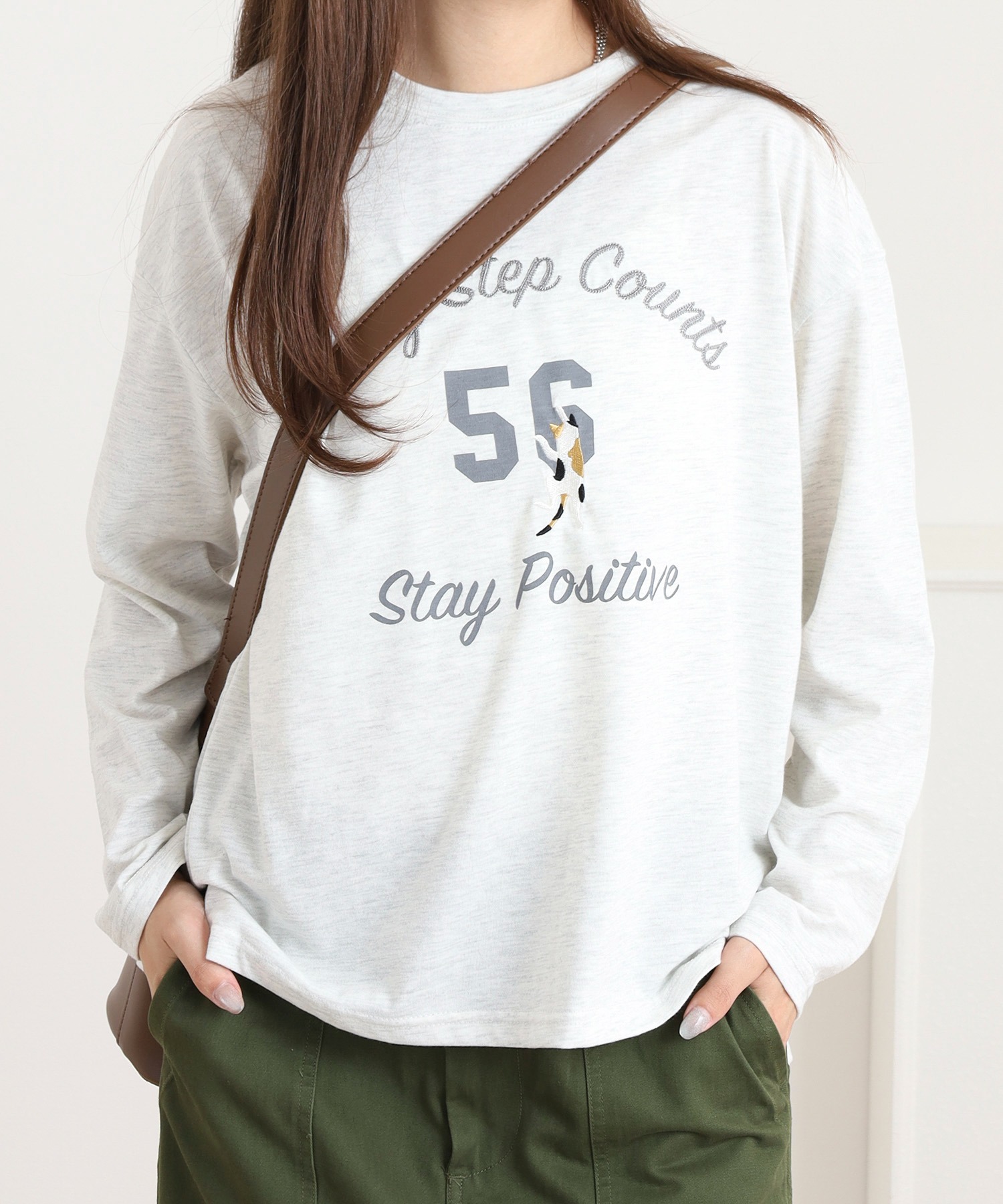 プリント+刺繍 長袖Tシャツ - 画像 (2)