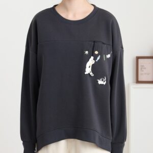 裾ドロストプルオーバー　ぶらぶらネコモチーフ　長袖