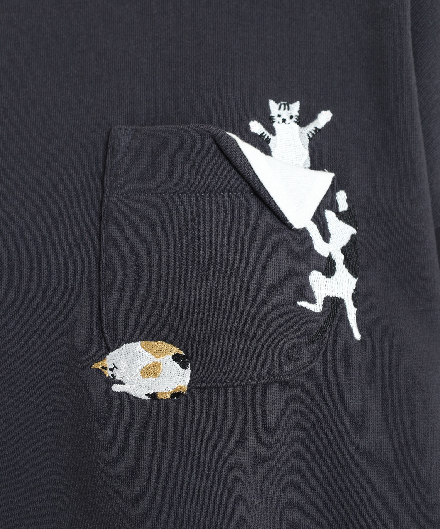 裾ドロストプルオーバー いたずらネコ刺繍 長袖 - 画像 (17)