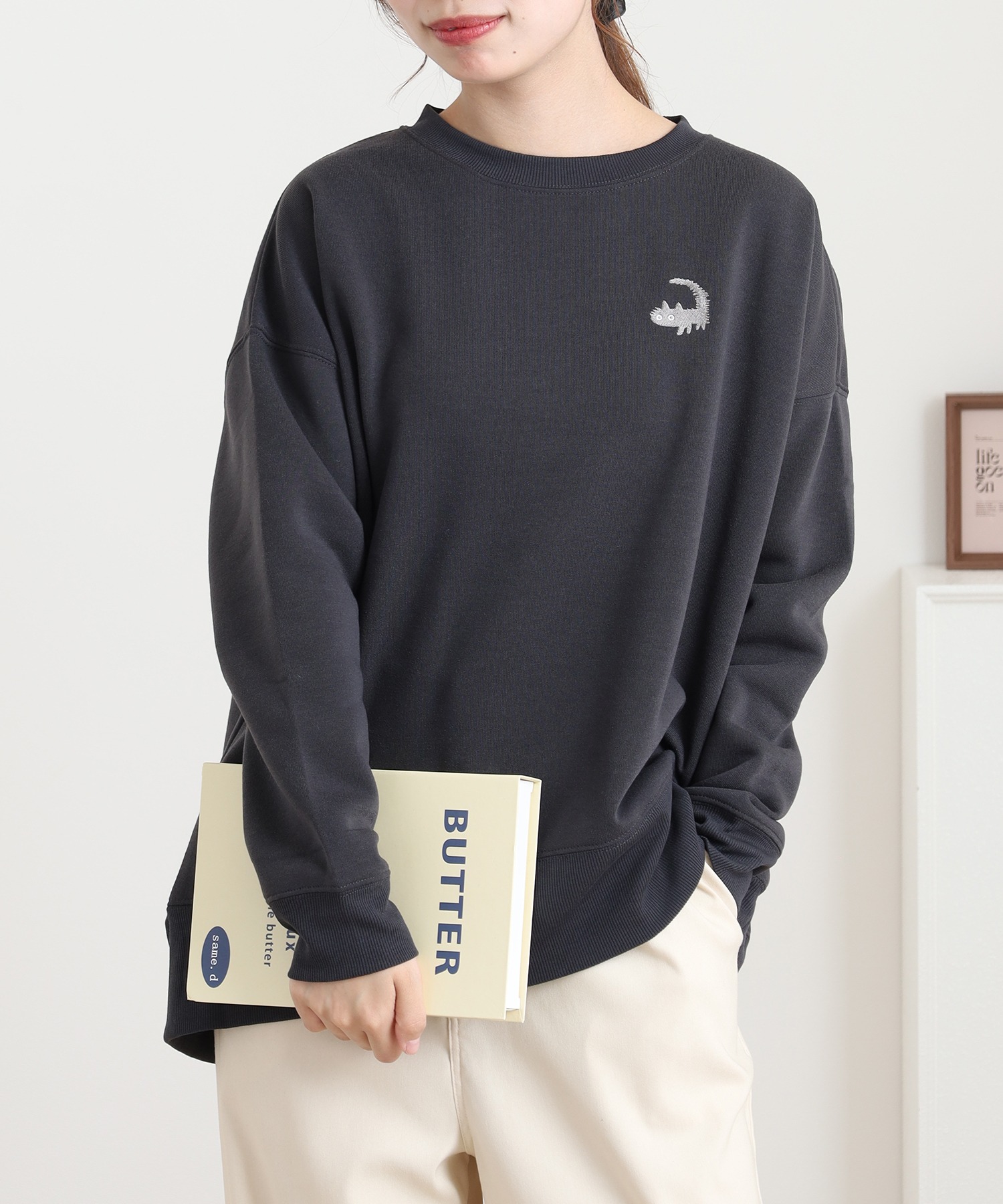 ワンポイントサガラ刺繍クルーネックプルオーバー 長袖 ねこ - 画像 (6)