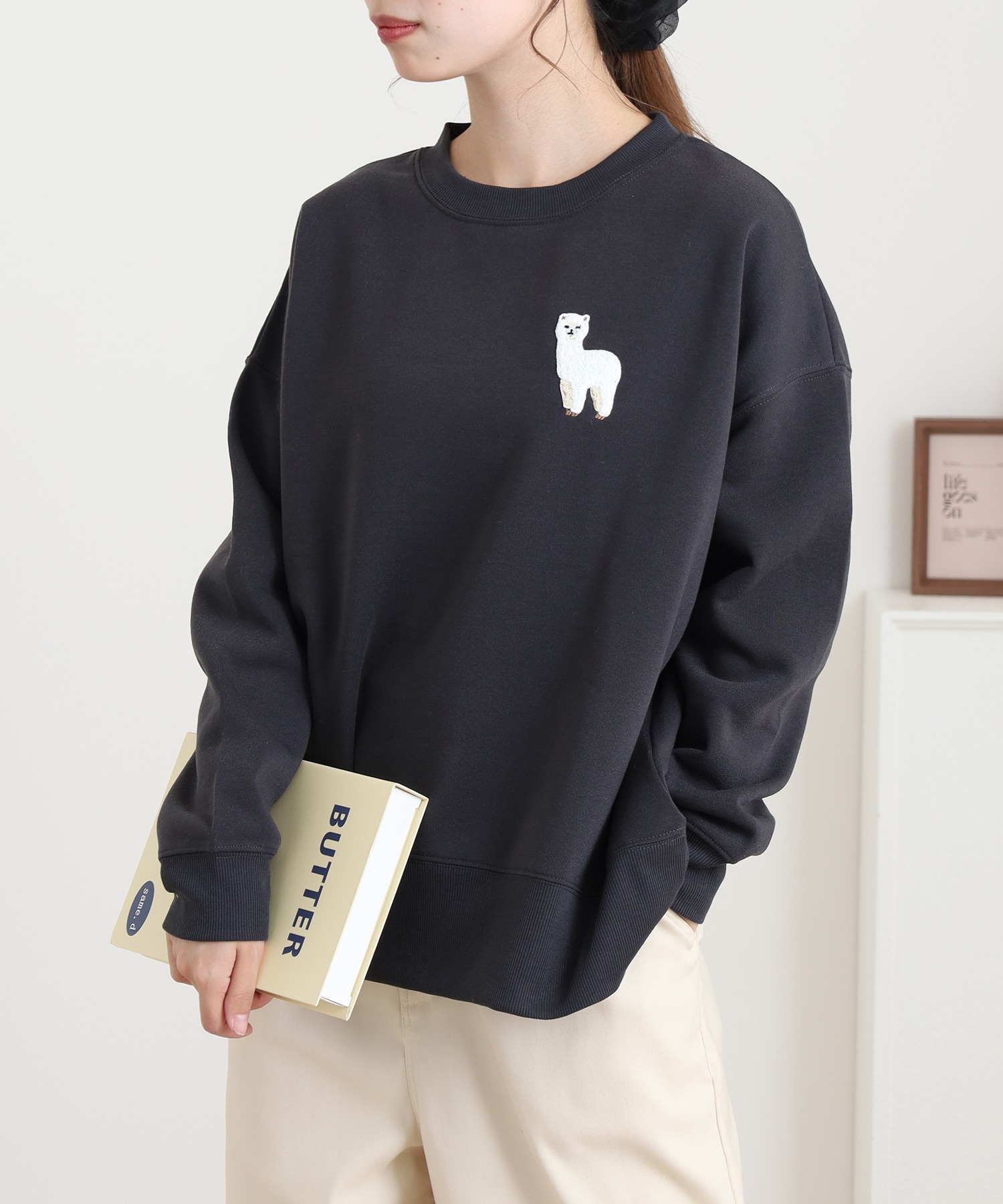 ワンポイントサガラ刺繍クルーネックプルオーバー 長袖 アルパカ - 画像 (6)