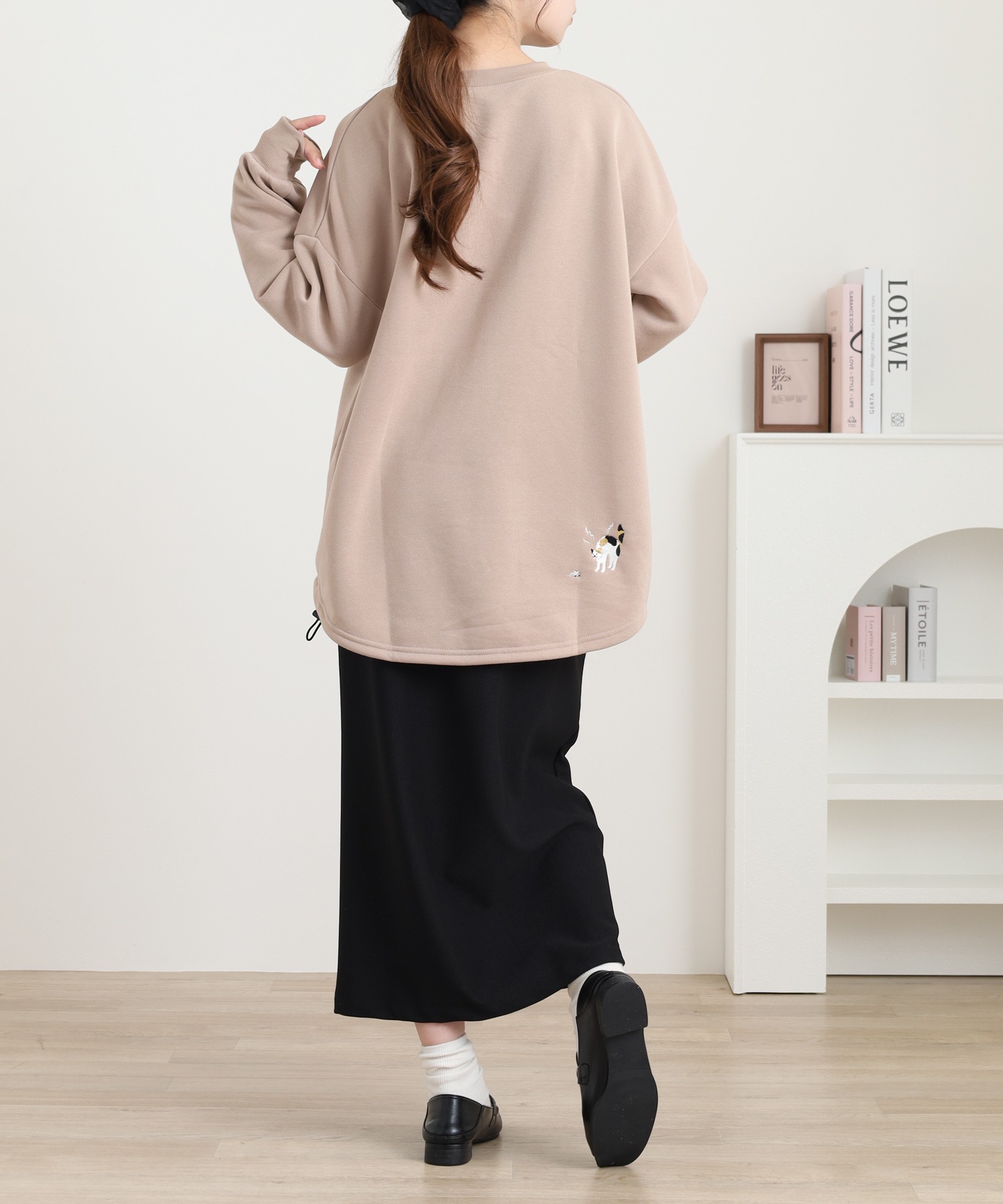 裾ドロストプルオーバー いたずらネコ刺繍 長袖 - 画像 (7)