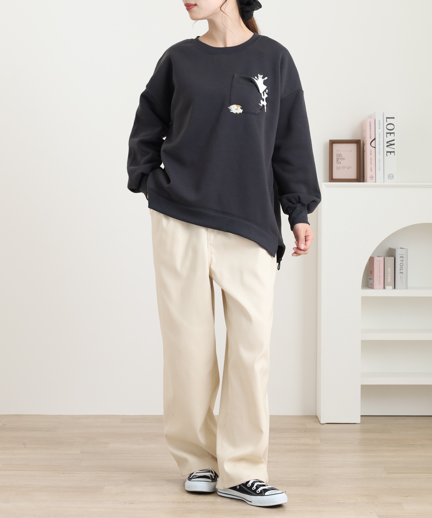 裾ドロストプルオーバー いたずらネコ刺繍 長袖 - 画像 (9)